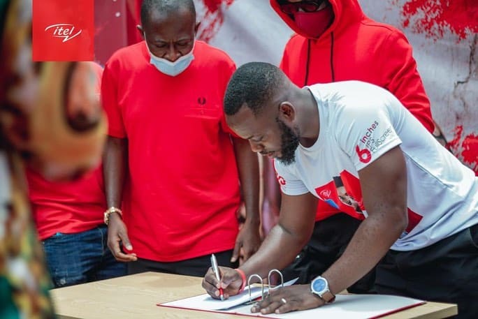 Kuami Eugene Signs As Brand Ambassador For Itel Ghana, Togo, Burkina Faso & Ivory Coast: PHOTOS