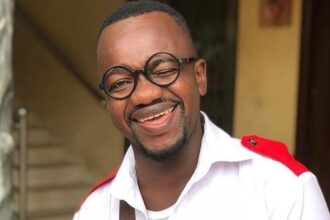Ajeezay Bleaching (Cheque Zoom Cover)