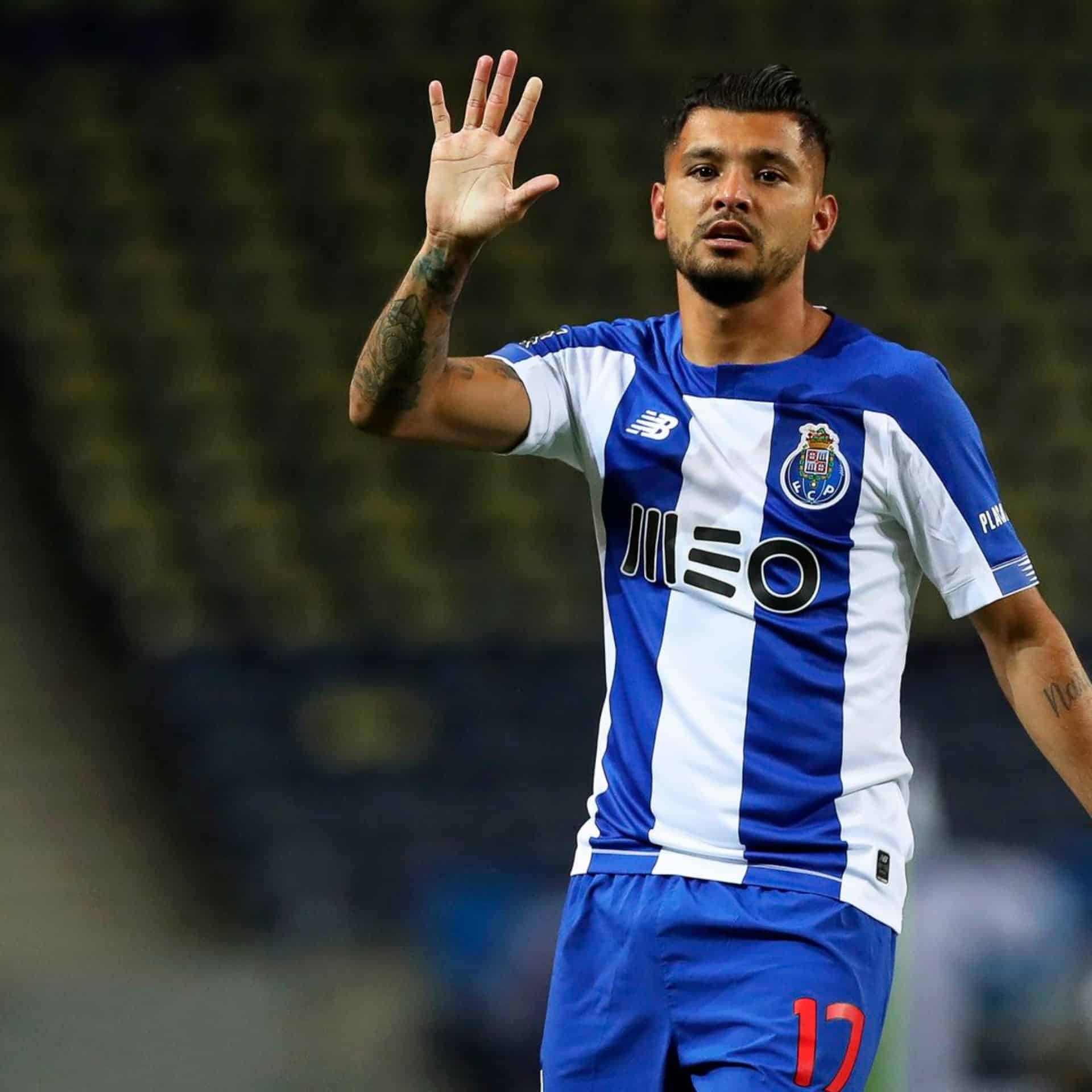 Arsenal join Sevilla and Fiorentina in the race to sign £21m-rated Porto winger