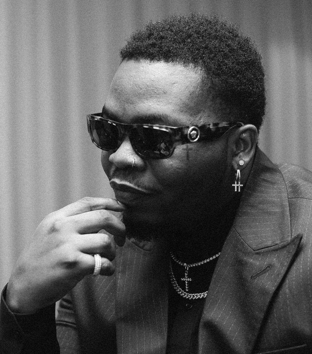 Olamide Somebody Uy Scuti Album
