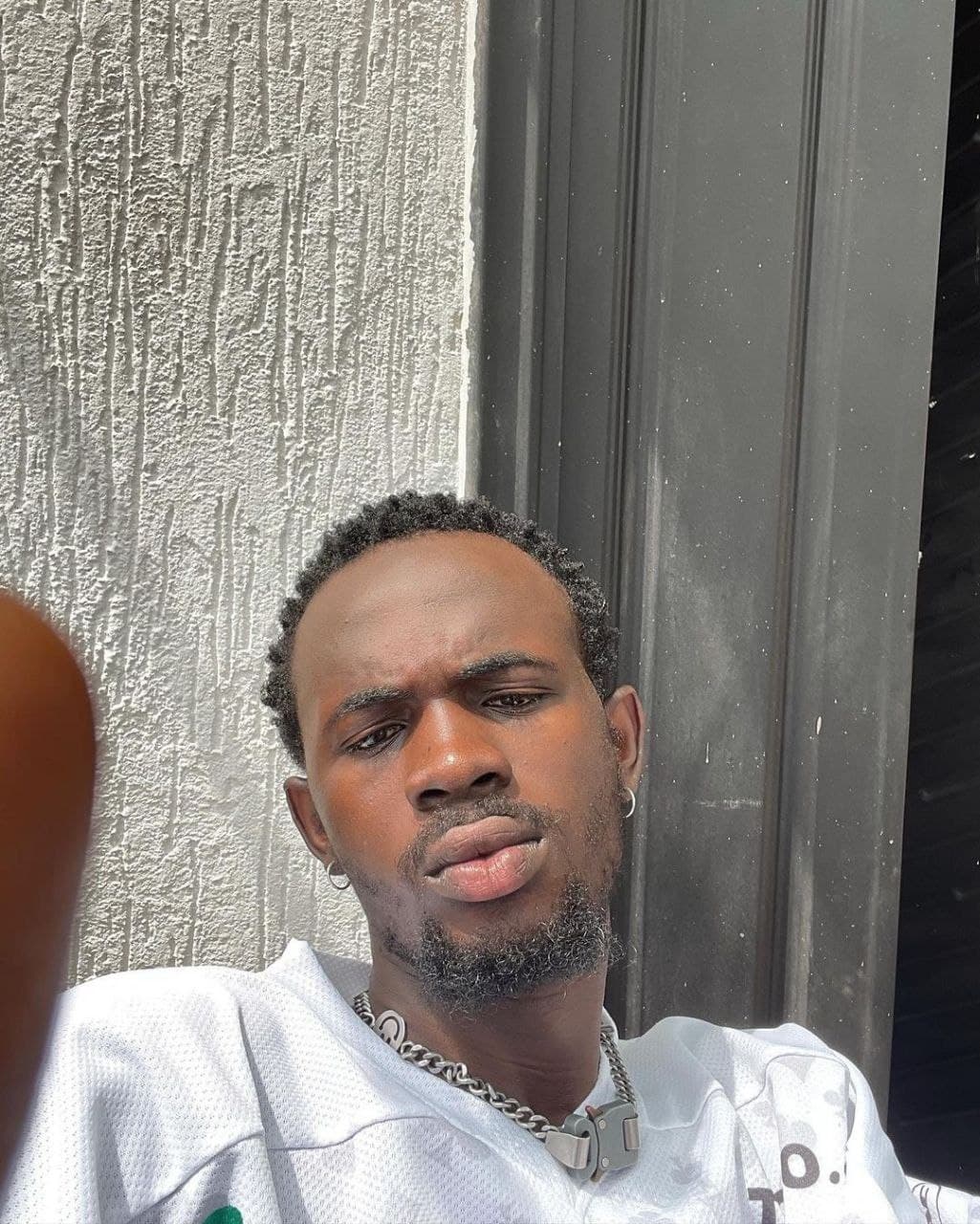 Watch Video: Burna Boy Jams To Black Sherif's Second Sermon Song, Sings Twi Lyrics Word By Word 3 Watch Video: Burna Boy Jams To Black Sherif's Second Sermon Song, Sings Twi Lyrics Word By Word