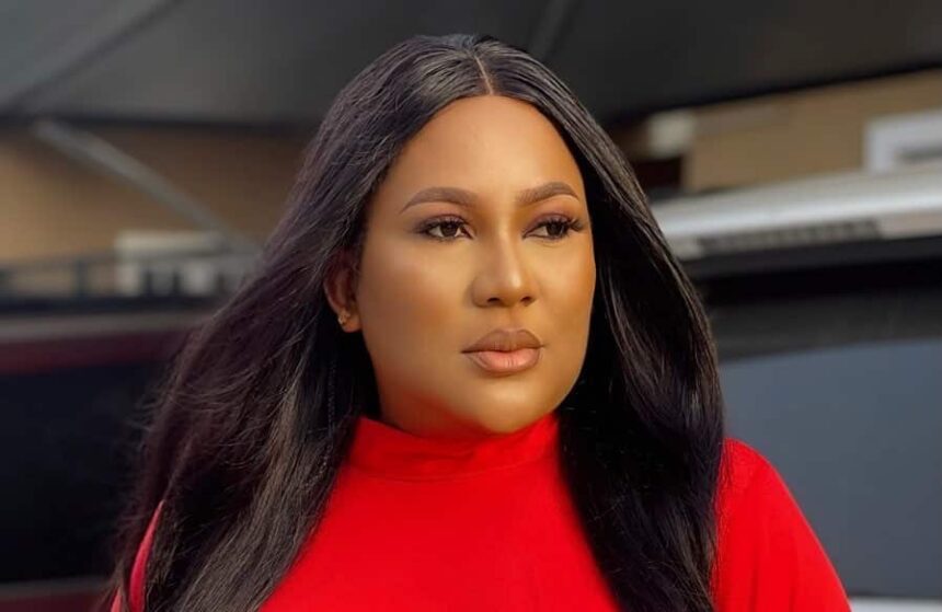 Actress Chita Agwu Johnson Blasts Traffic Beggers; Says They Should Be Ignored 1 Chita Agwu Johnson Blasts Traffic Beggers