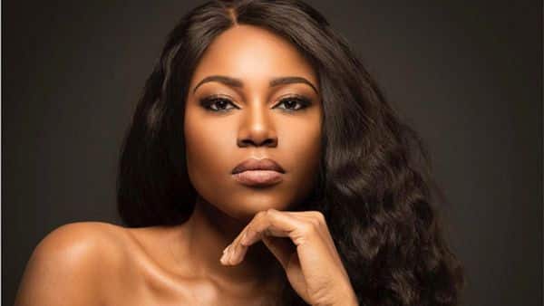 "Reveal Everything" : Yvonne Nelson