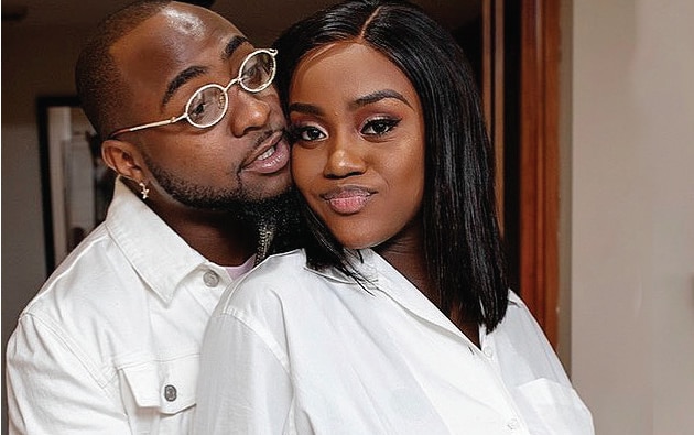 Fans are loving how Davido and his baby mama Chioma are slowly coming back together as the lovers they used