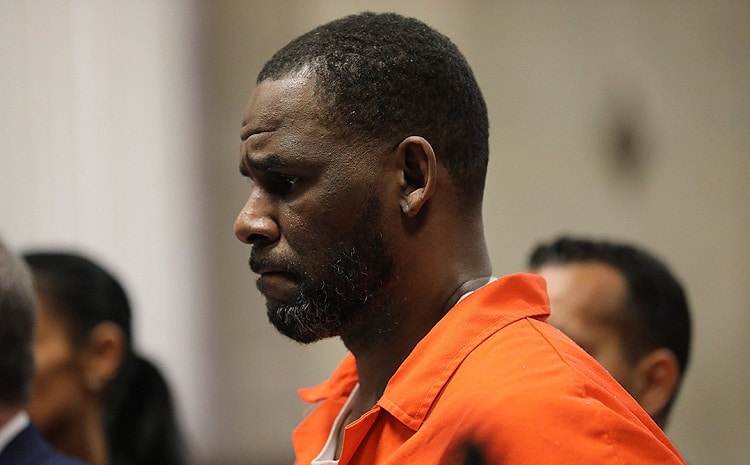 R. Kelly Sings to Woman from jail via Prison Call [Watch Video]