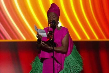 Angelique Kidjo beats WizKid, Rocky Dawuni to win 'Best World Music Album' at 2022 Grammy Awards [Video]