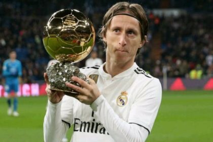 Luka Modric extends his contract with Real Madrid