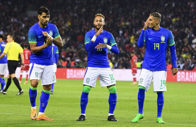 Neymar and Raphinha celebrates