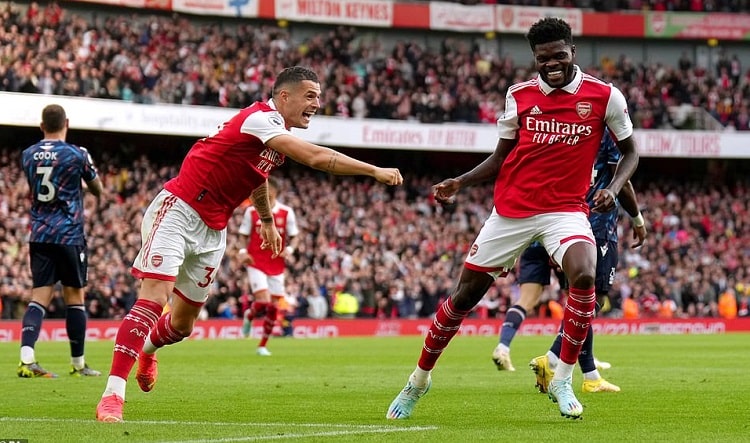 Arsenal Tops Table After Trashing Nottingham Forest in 5-0 Victory [Watch Video]