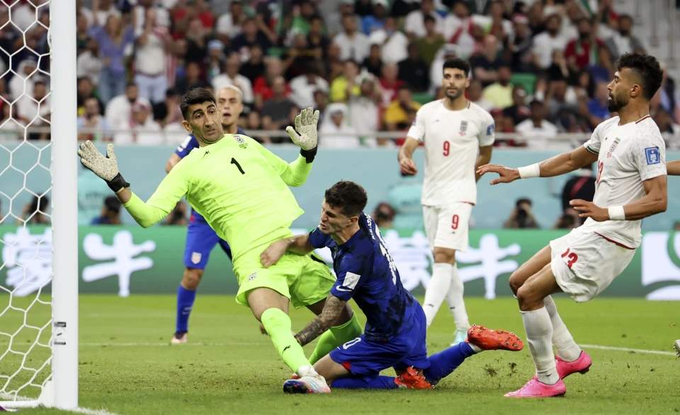 USA Hero CHRISTIAN PULISIC celebrates his side's win at Hospital