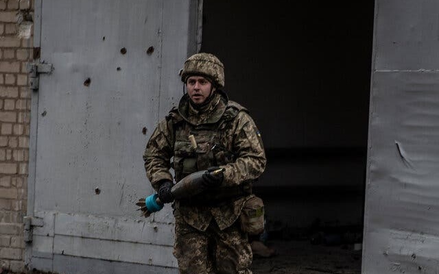 Russia Ukraine: Russia says troops have begun leaving Kherson as Kyiv stays sceptical