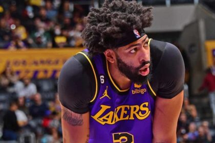 NBA: Anthony Davis injury update: Lakers star expected to miss one month after hurting right foot, per report