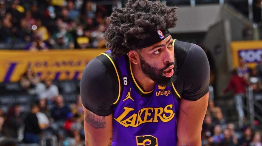 NBA: Anthony Davis injury update: Lakers star expected to miss one month after hurting right foot, per report