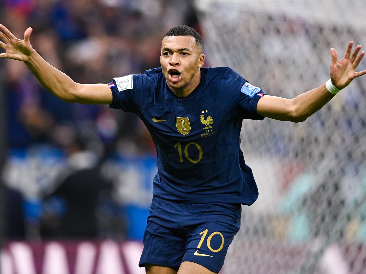 Real Madrid set to bid 1 billion euros for Kylian Mbappe next summer