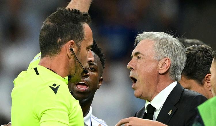 "The ball was off the pitch"- Carlo Ancelotti Criticizes Referee and VAR