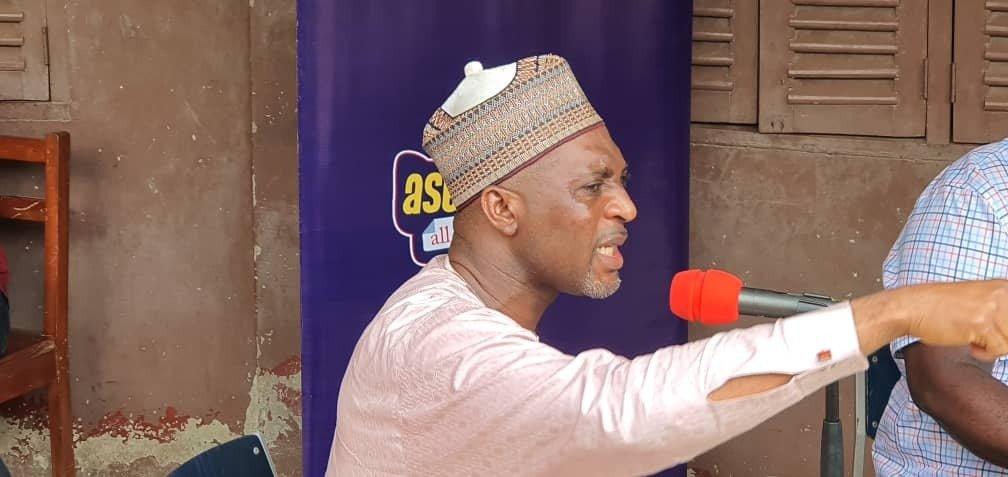 Ghanaian MP Exposes Road Contractors' Shoddy Work, Demands Accountability