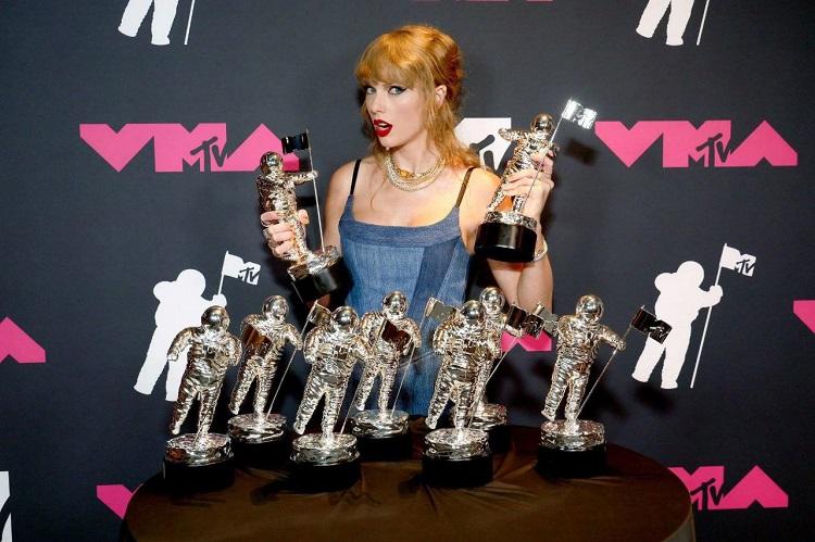 Taylor Swift makes history at 2023 MTV VMAs