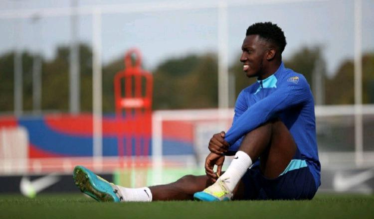 Ghana's Coach Chris Hughton Eyes Arsenal's Nketiah Despite England Call-Up