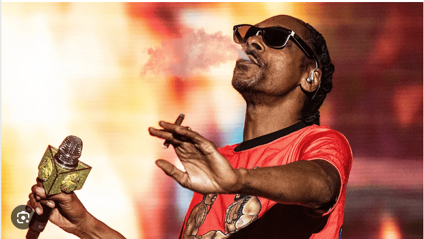 Snoop Dogg Issues a Public Apology for Age-Shaming Past