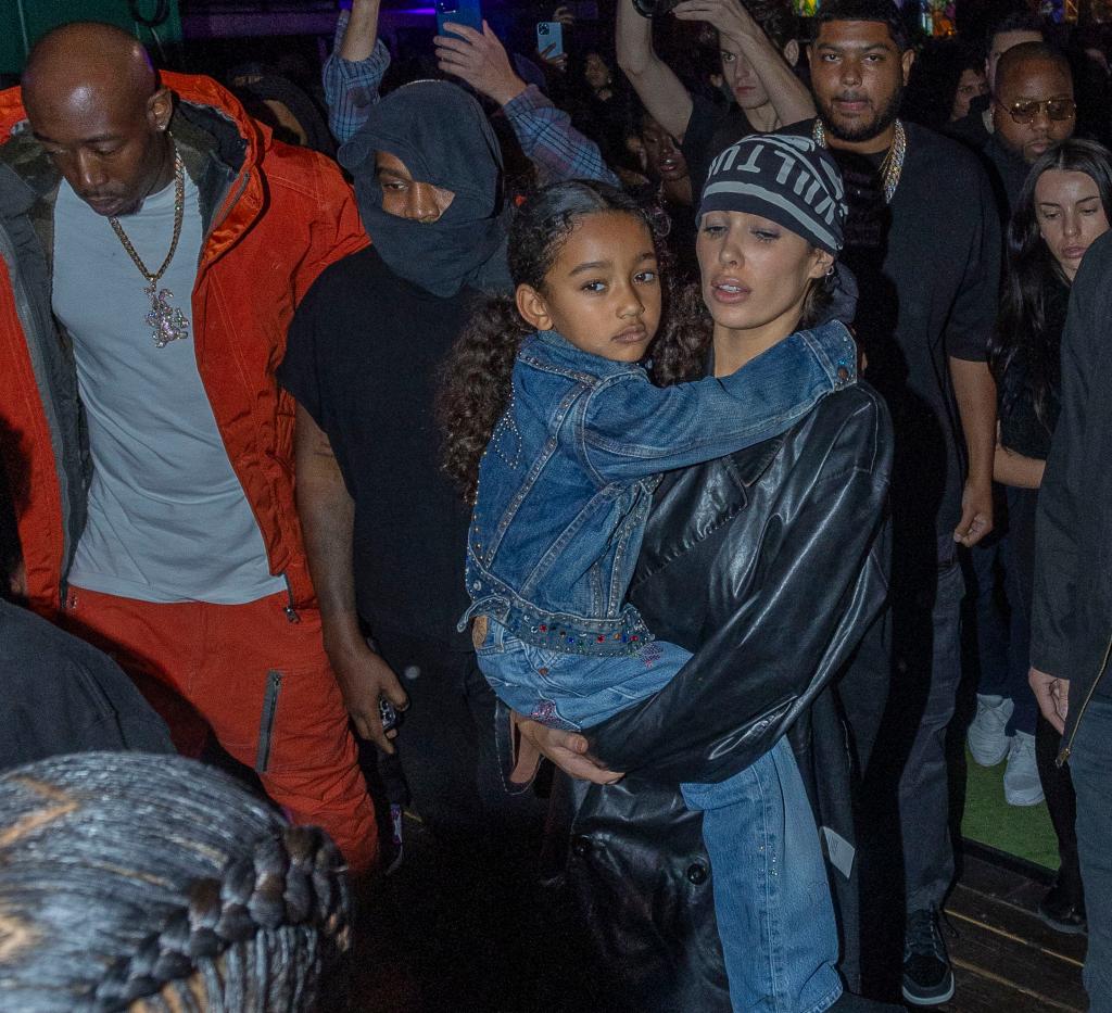 Kanye West's Wife, Bianca Censori, Holds Daughter Chicago at Album Premiere (+PHOTOS) 3 Kanye West's Wife, Bianca Censori, Holds Daughter Chicago at Album Premiere (+PHOTOS)