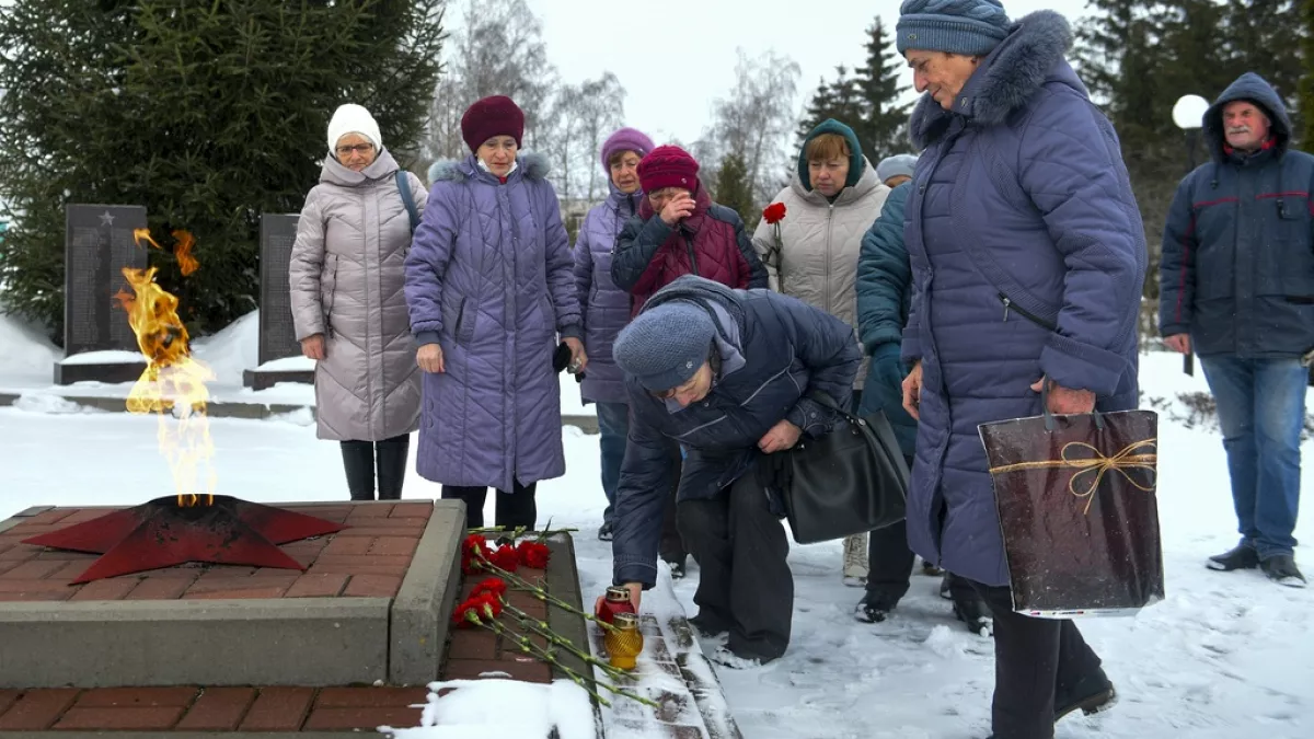 Ukrainian Officials Dismiss Kremlin's Claims of POW Deaths in Downed Plane