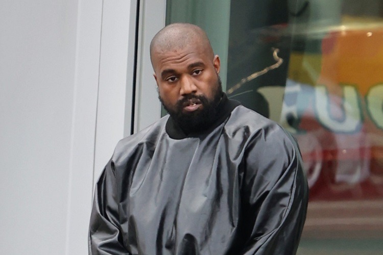 Autograph Seeker Sues Kanye West For Assault And Battery