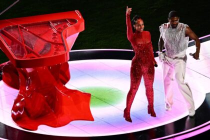 Alicia Keys joins Usher on stage for Super Bowl Half-Time Show