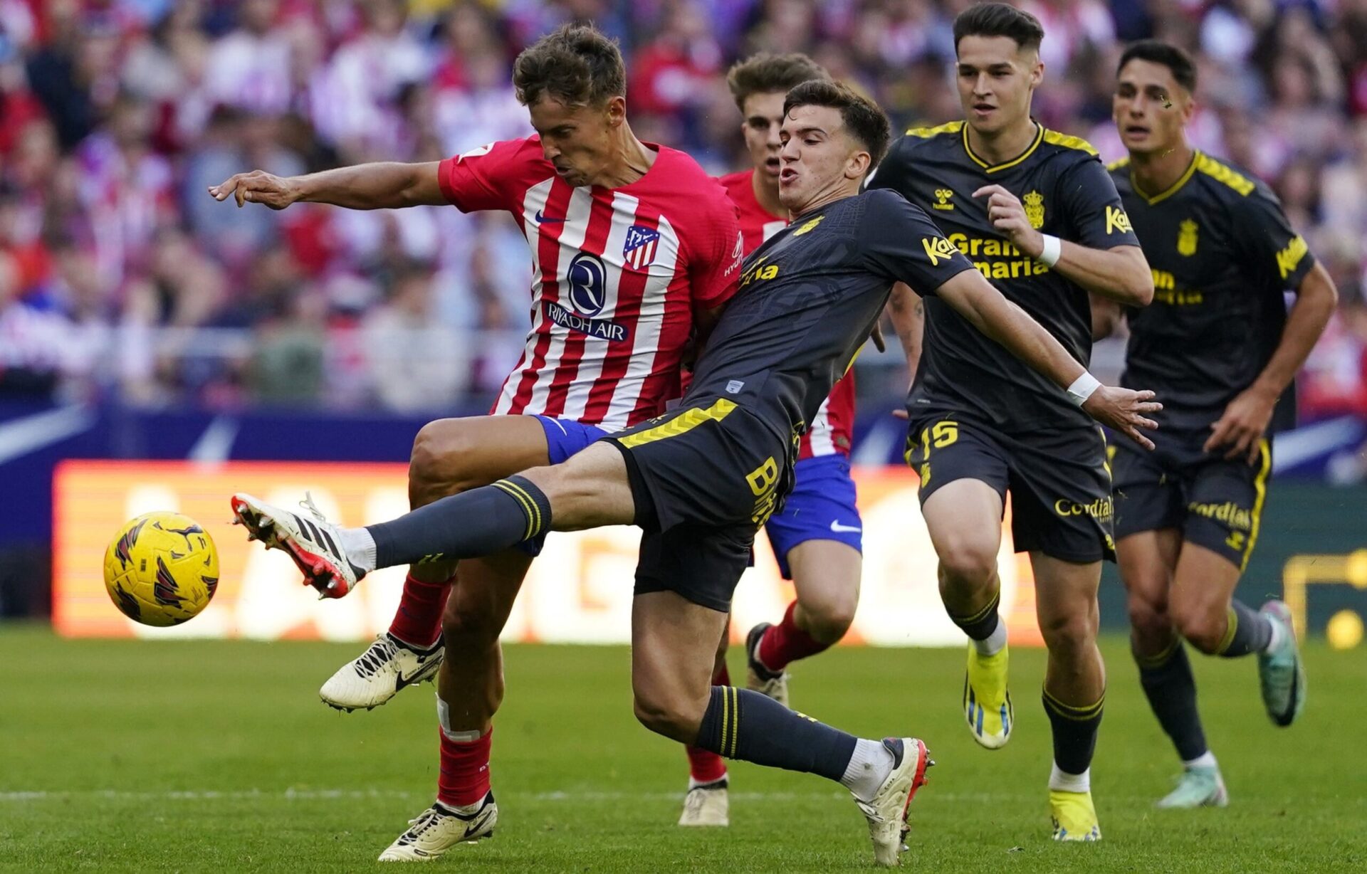 Atletico Madrid gets back on track with a 5-0 win over Las Palmas