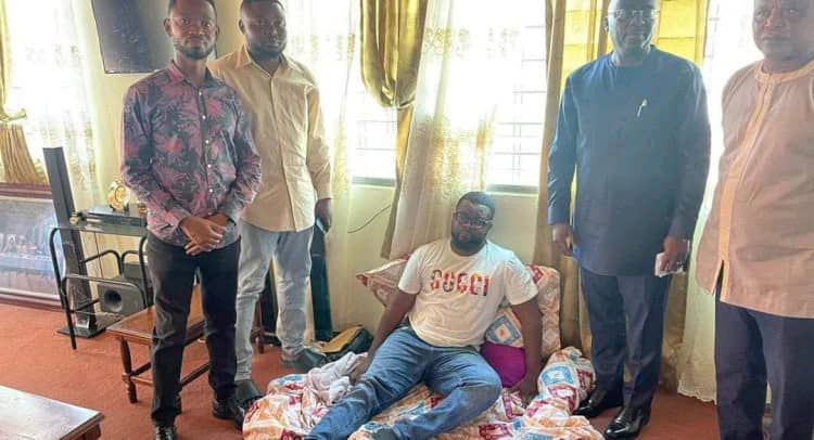 Bawumia pays a visit to the ailing Yolo actor Drogba