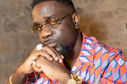 Sarkodie responds to power outages affecting babies' ward at Tema General Hospital