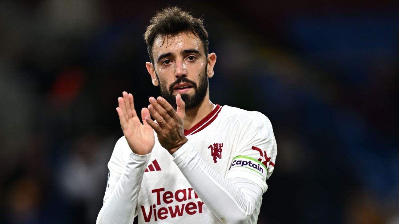 Fernandes scores twice to secure Man Utd a draw against Bournemouth