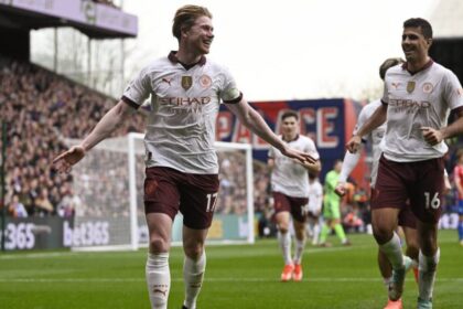 De Bruyne strikes twice in Man City win over Palace
