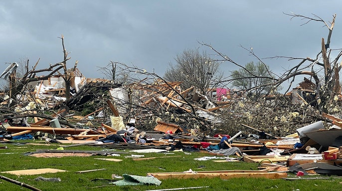 Watch: Tornadoes sweep through America's heartland, causing catastrophic damage in several states 3 Tornadoes sweep through America's heartland, causing catastrophic damage in several states