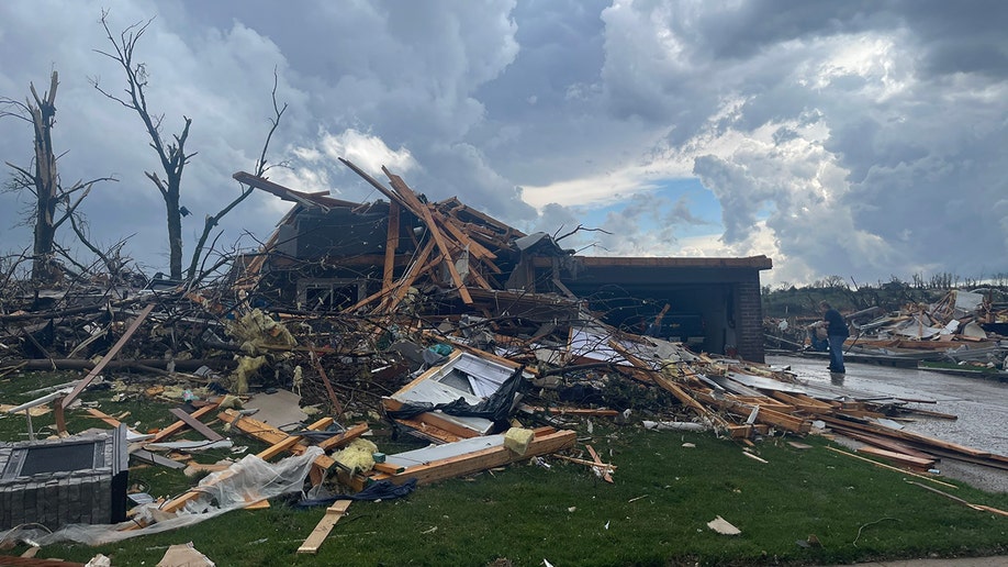 Watch: Tornadoes sweep through America's heartland, causing catastrophic damage in several states 2 Watch: Tornadoes sweep through America's heartland, causing catastrophic damage in several states