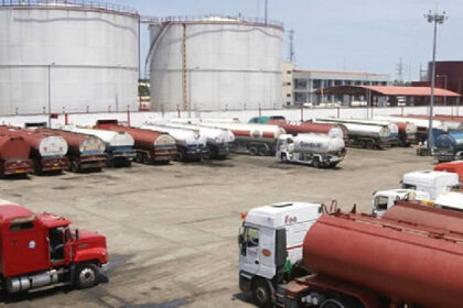 Tanker drivers' union ends strike