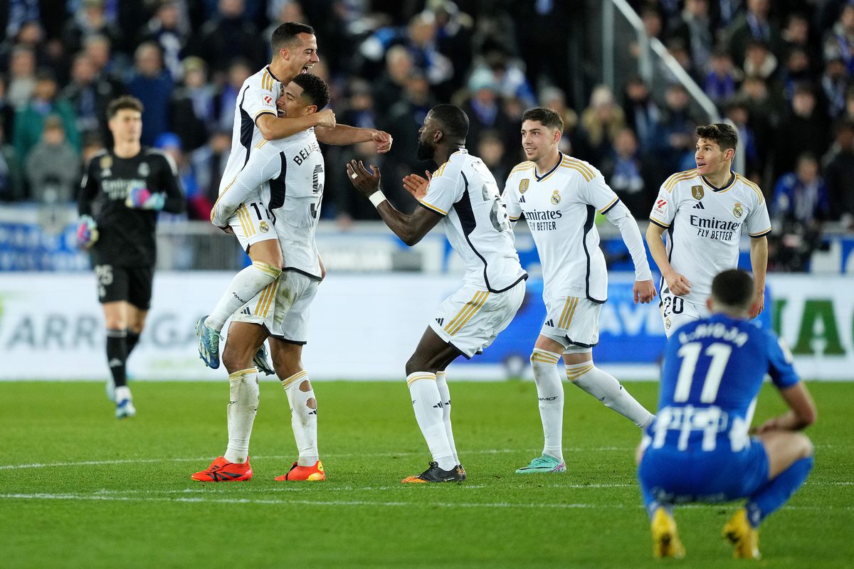 Real Madrid Celebrates 36th La Liga Trophy with 5-0 Win Over Alavés 2 Real Madrid Celebrates 36th La Liga Trophy with 5-0 Win Over Alavés