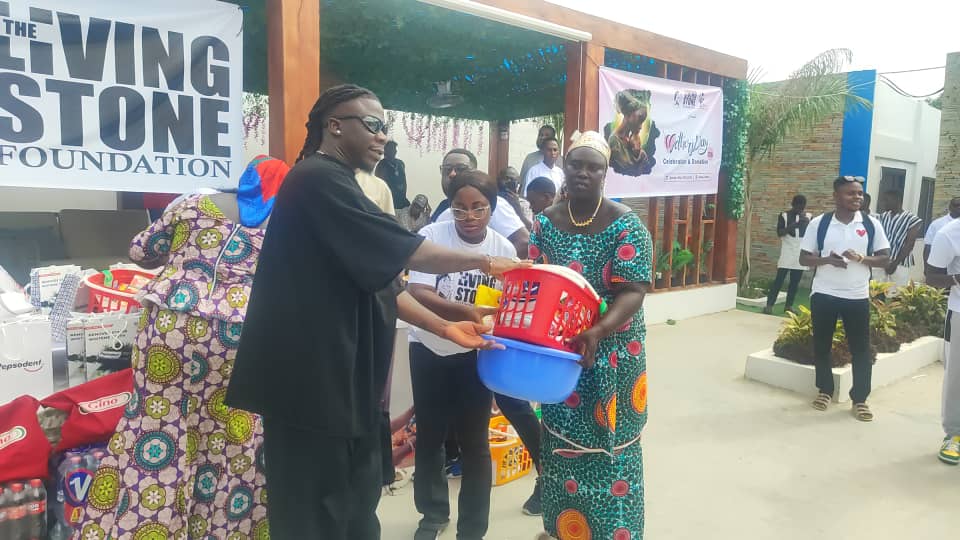 Watch Stonebwoy donates to Widows on Mother’s Day in Kasoa