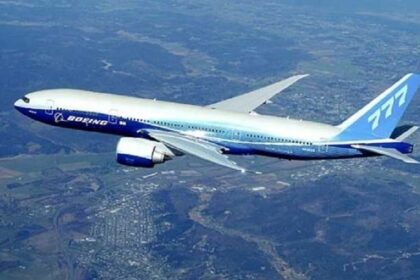 How long can a Boeing 777 fly without refueling?