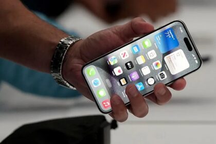 How to fix iPhone stuck in SOS mode during a cellular network outage