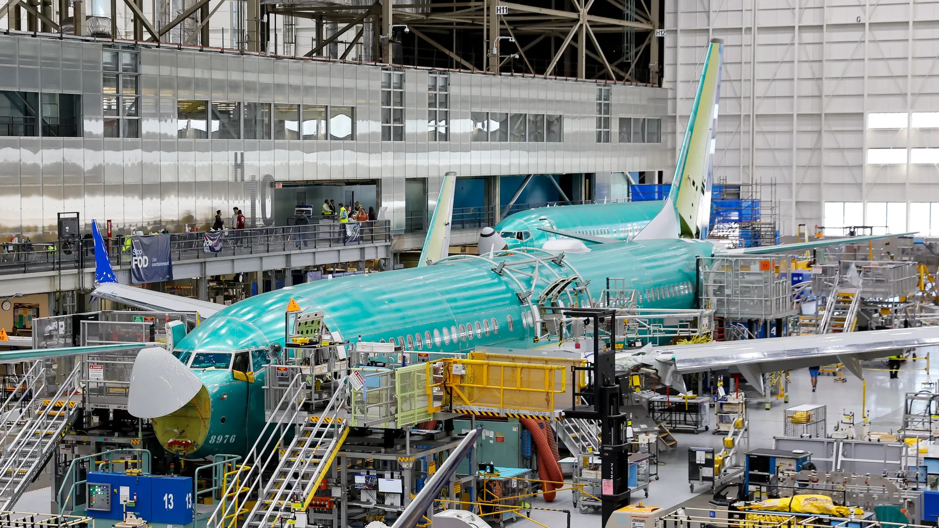 Boeing to Lay Off 17,000 Workers as Strikes and Quality Issues Persist