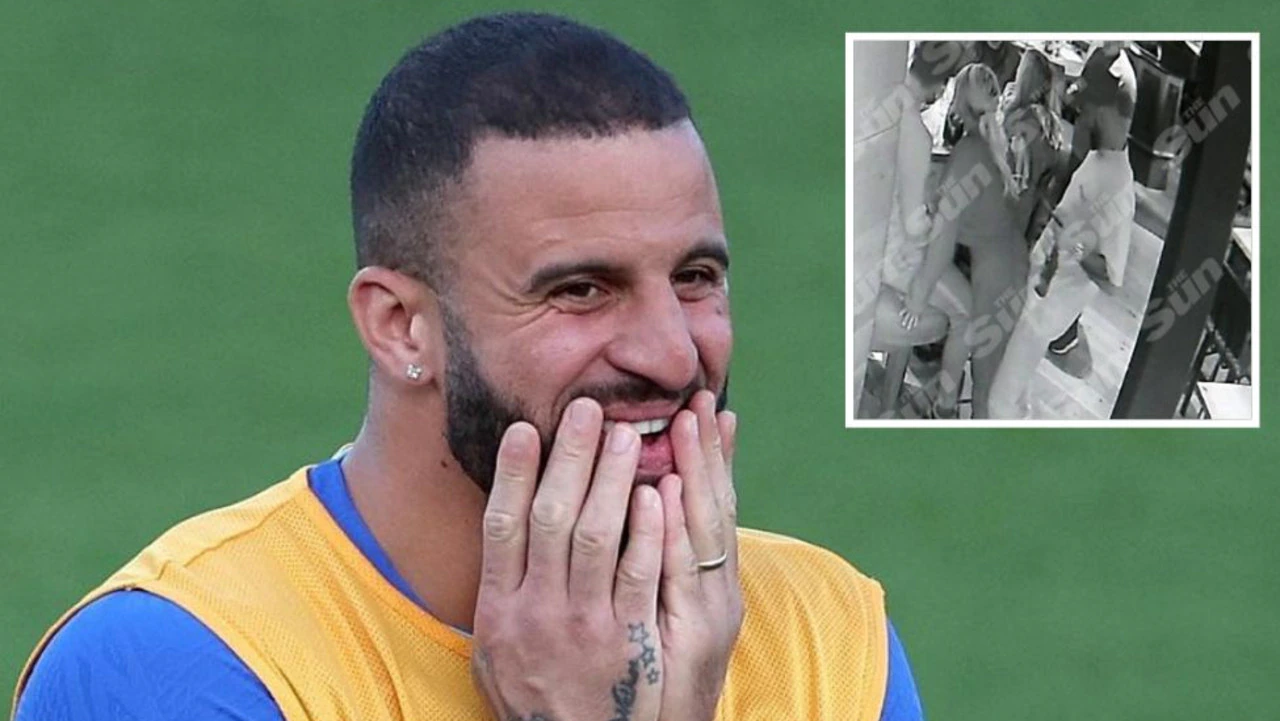 Kyle Walker Caught Ur!nat!ng in Public Again