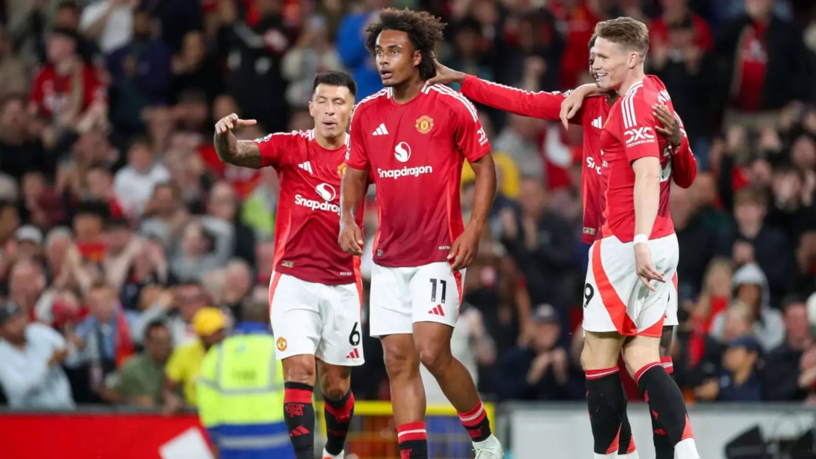 Juventus to Rescue Joshua Zirkzee from Manchester United Woes?