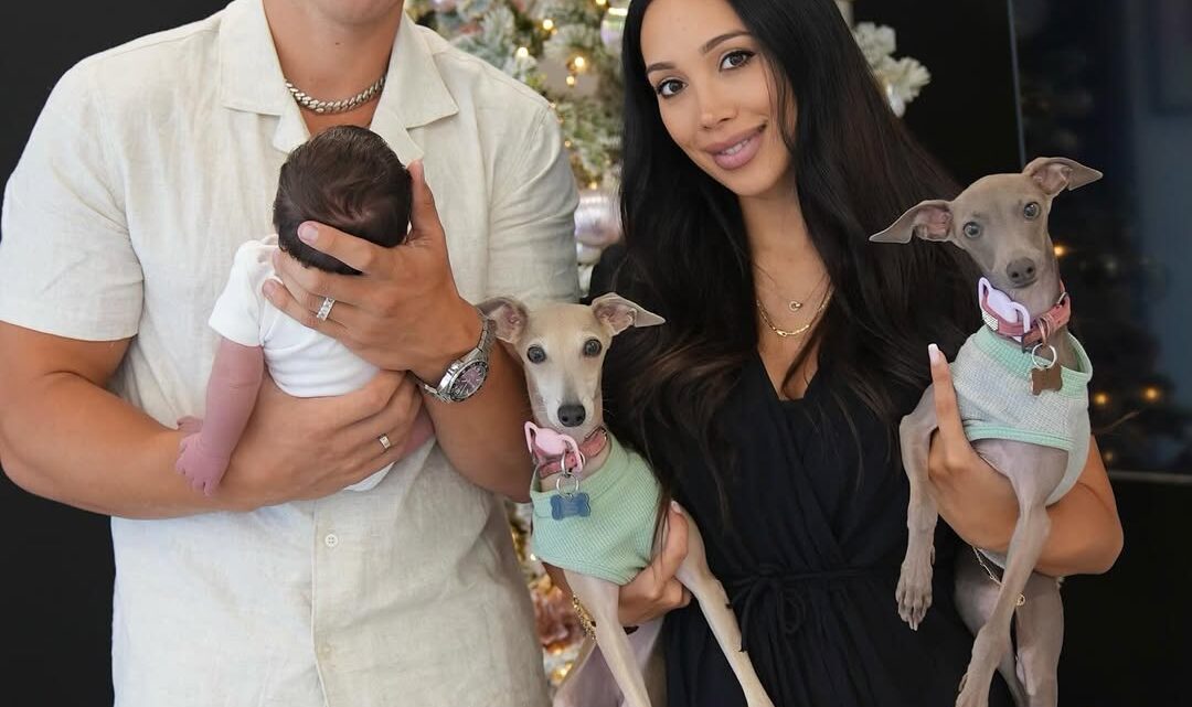 OnlyFans Model Scarlet Vas and Stepbrother Husband Welcome First Child Together