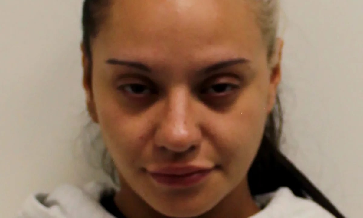 Prison Officer Jailed After Filming Sex Act with Inmate at HMP Wandsworth 2 A prison officer,
Linda De Sousa Abreu, 30, has been sentenced to 15 months in prison after filming a sex act with a convicted burglar in his cell at HMP Wandsworth.