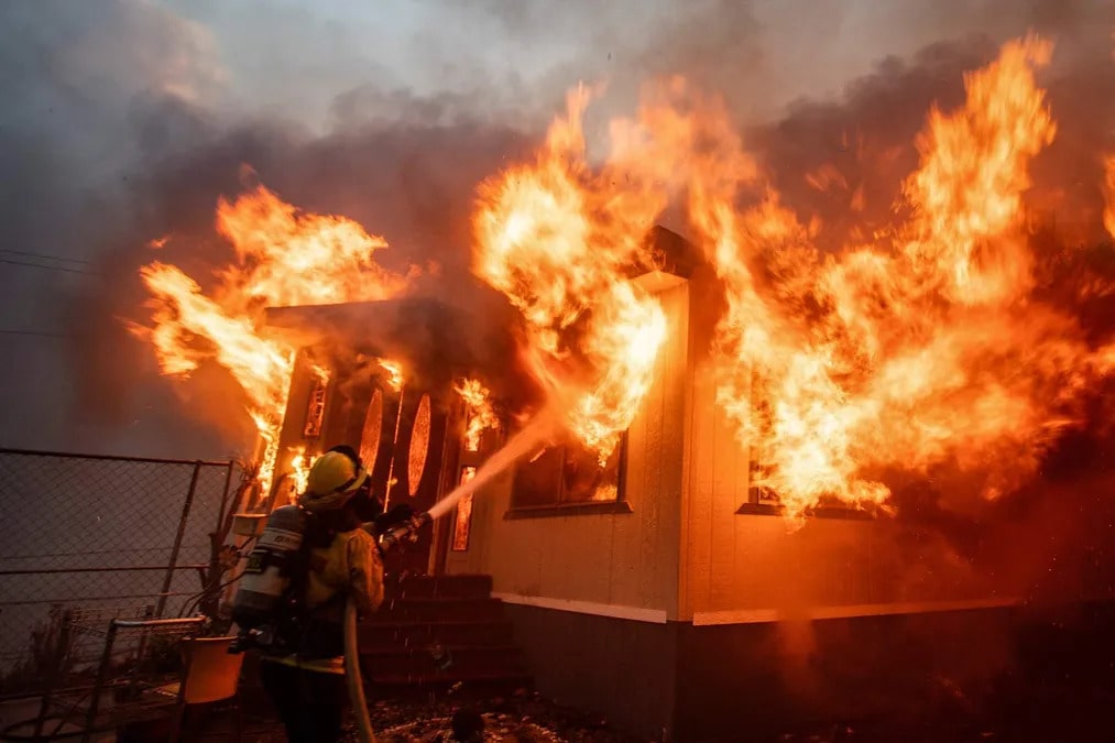$200K Stolen in L.A. Wildfires Looting; 10 Arrested, Including for Arson