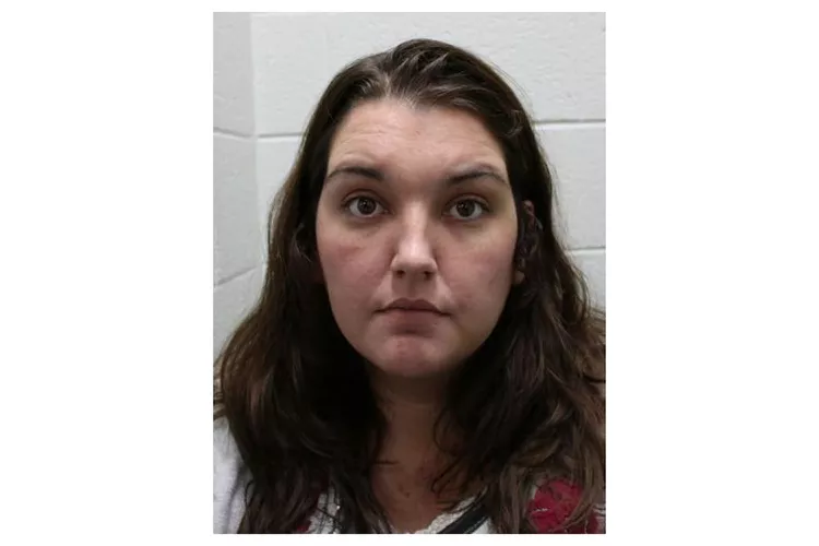 Tennessee Mom Smothers 2 Kids with Blanket, Leaves Notes Explaining Tragic Act 2 Tennessee Mom Smothers 2 Kids with Blanket, Leaves Notes Explaining Tragic Act