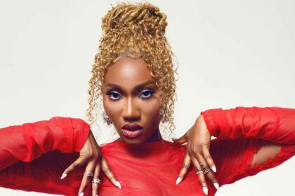 Ghanaian singer Wendy Shay has shown immense compassion by donating to traders affected by the devastating fire at Kantamanto Market in Accra on January 2, 2025.