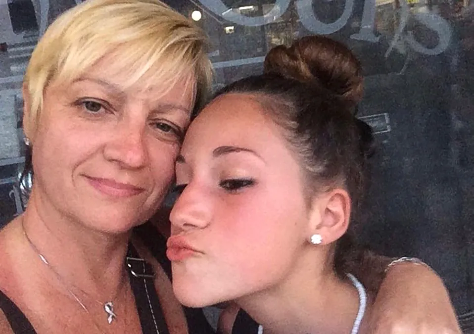 Bhad Bhabie Smacks Her Mom After Racist Insult About Her Deceased Friend (+VIDEO)
