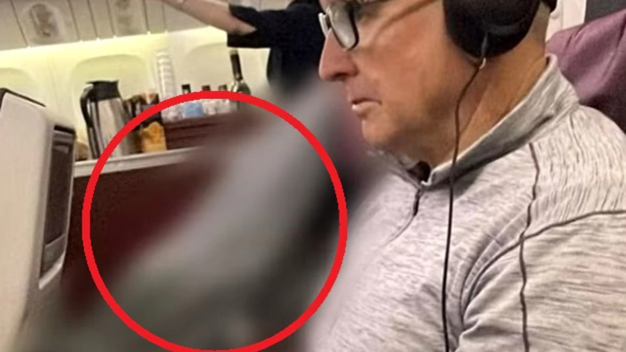 Couple Forced to Sit Beside Dead Body for Hours Mid-Air