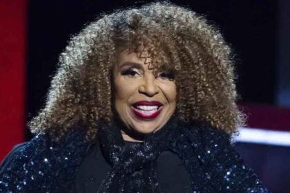 Roberta Flack, ’70s R&B Vocalist Known for ‘Killing Me Softly,’ Dies at 88